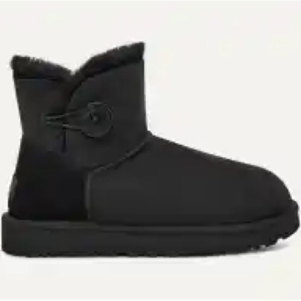 UGG Mini Bailey Button Sheepskin-Lined Suede Ankle Boots